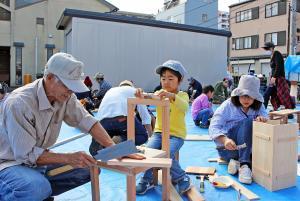 親子木工教室とんかち号