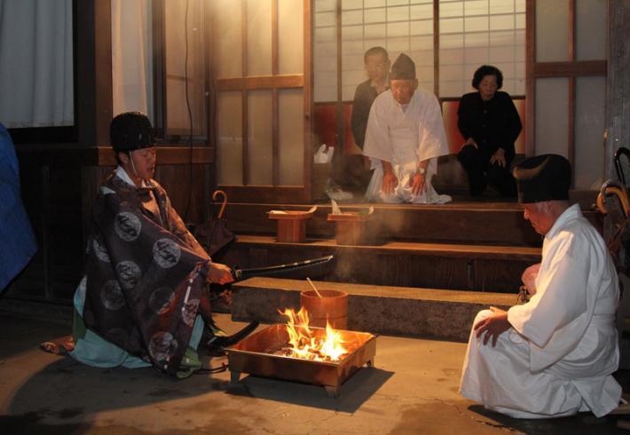 巖室神社鎮火祭