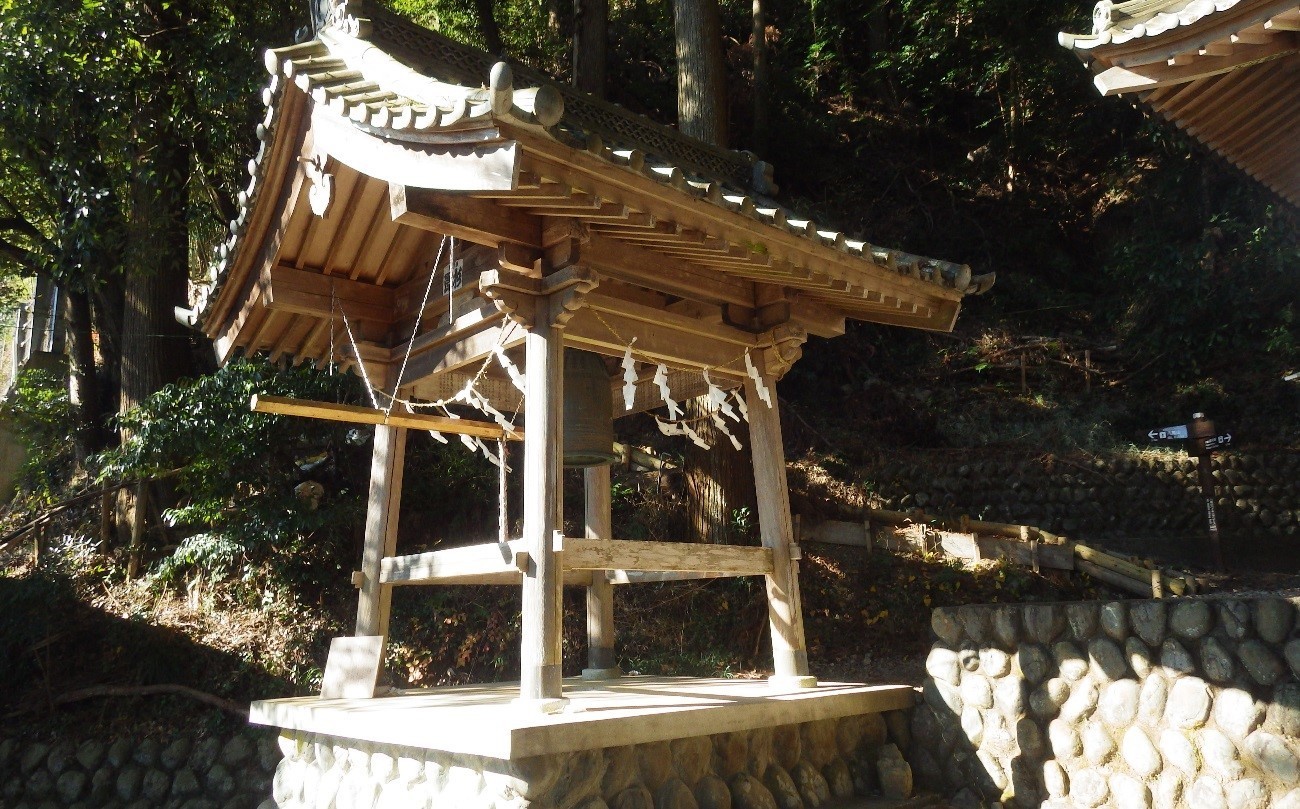 白光神社 鰐口・梵鐘01.jpg