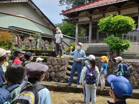 小川の地蔵さんの解説