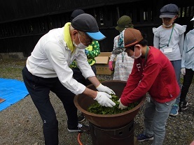 釜炒り茶づくり