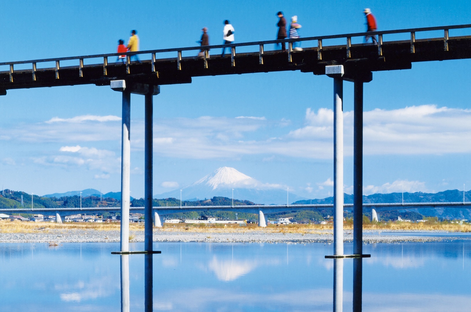 蓬莱橋と富士山