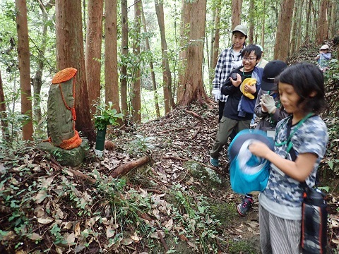 お地蔵様にお祈り