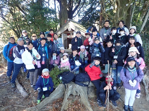 山頂で集合写真