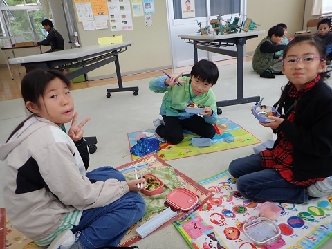 他校の子とお弁当