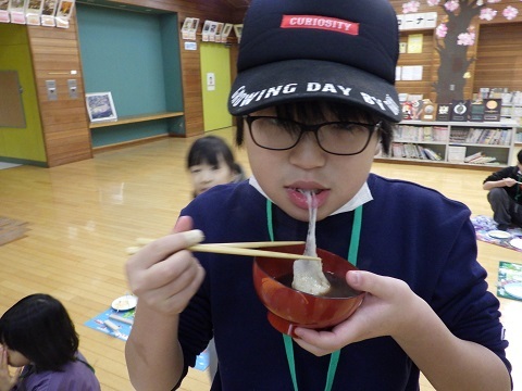 お餅をいただく２