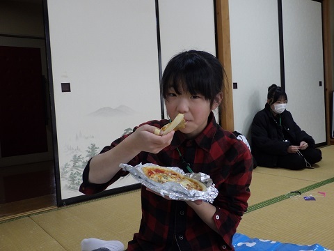 ピザをいただく３