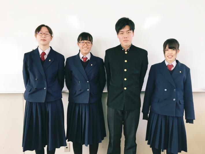 島田商業高校情報ビジネス科３年生４人の写真