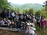 山頂で集合写真