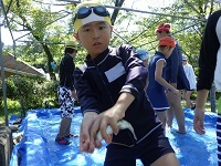 やまめのつかみ取り