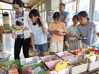 駄菓子屋でお買い物