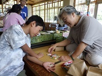 駄菓子屋でお買い物